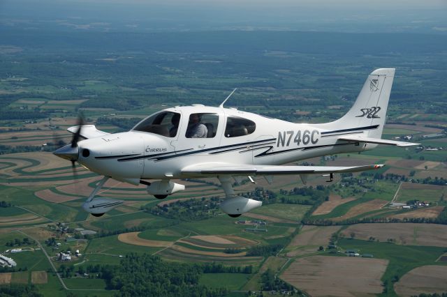 Cirrus SR-22 (N746C)