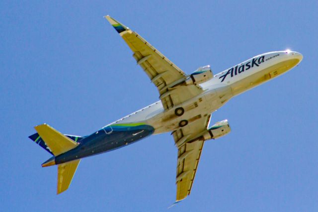 Embraer 175 —