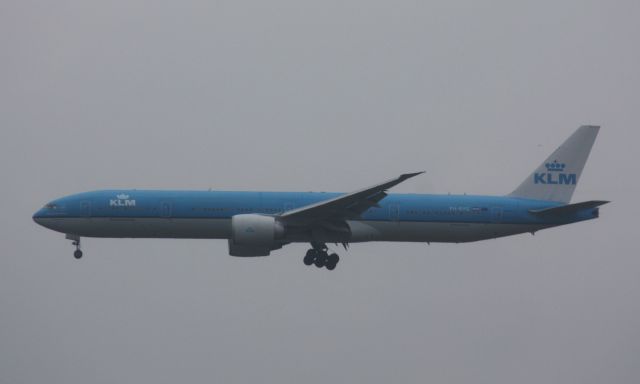 BOEING 777-300ER (PH-BVG)