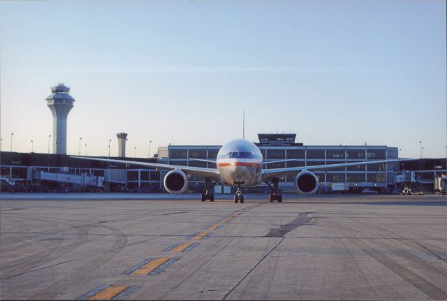 Boeing 777-200 — - American 86 Heavy leaving from Kilo 12