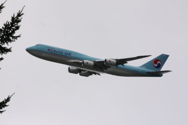 Boeing 747-200 (N5023Q) - Actually a low pass/fly-by opening ceremony to open the Boeing Classic Golf Tournament at Snoqualmie TPC, 21 Aug 15 