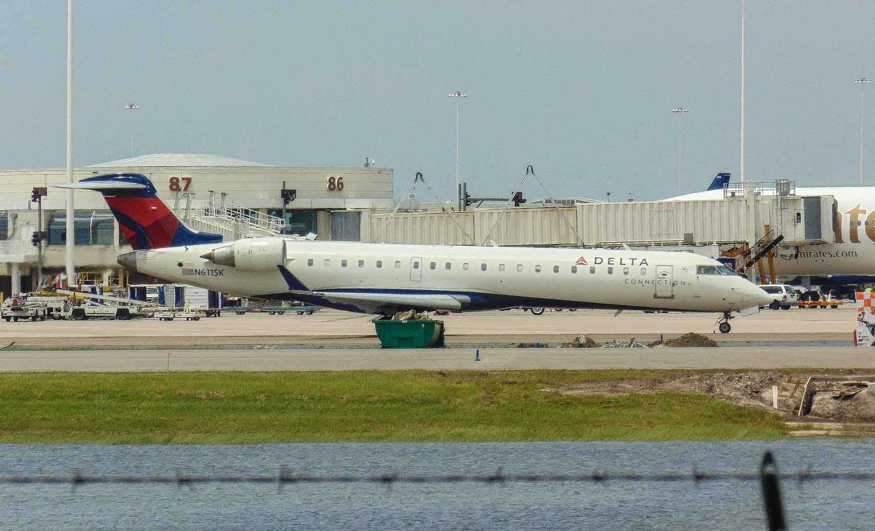 Canadair Regional Jet CRJ-700 (N611SK)