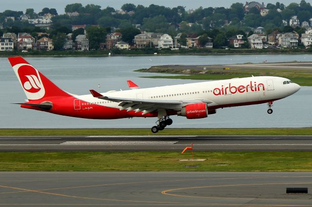 Airbus A330-200 (D-ALPC) - Air Berlin 7472 from Dusseldorf landing on 15R