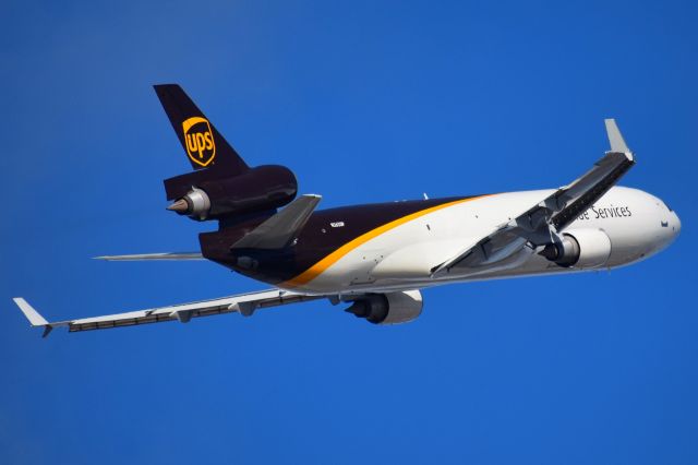 Boeing MD-11 (N262UP) - N262UP departing Runway 01L at Tampa International for Louisville (SDF) as 5X2317... Formerly opby Lufthansa Cargo as D-ALCN (JAN01 - OCT19) Began service for UPS 10/2020br /br /** First Photos of N262UP on FlightAware **