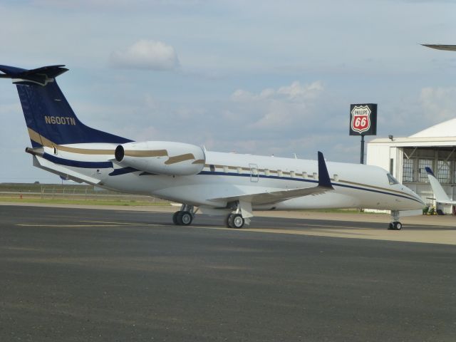 Canadair Challenger (N600TN)