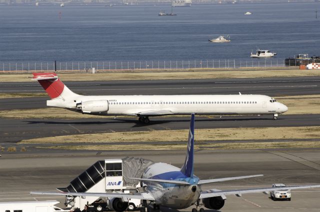 McDonnell Douglas MD-90 (JA8063) - Taxi at Haneda Intl Airport on 2012/03/14