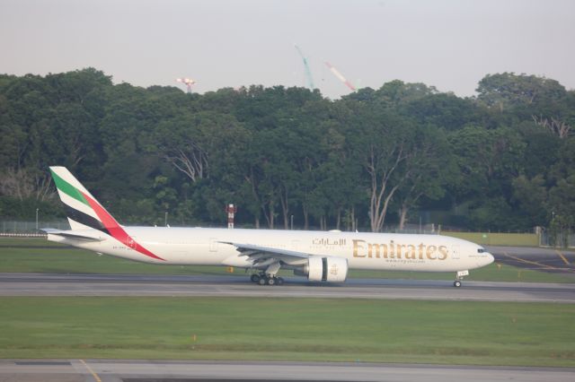 BOEING 777-300ER (A6-EBO)