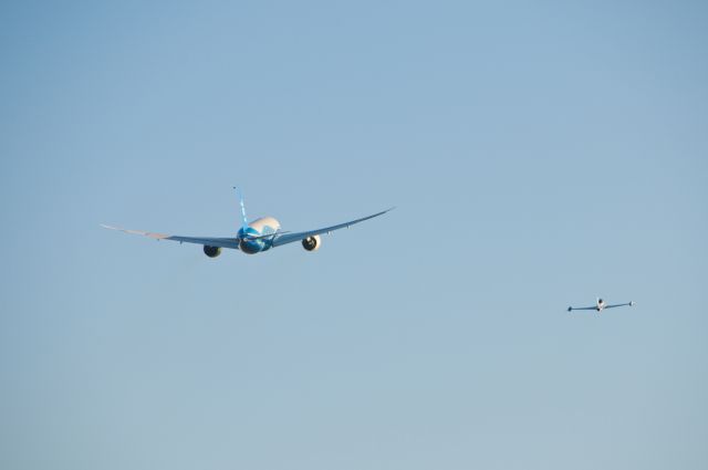 Boeing 787-8 (N787BA) - Dec. 27 flight test take-off