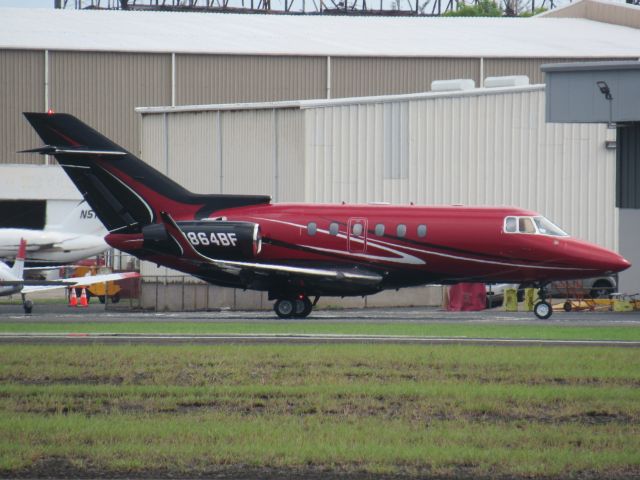 Hawker 800 (N864BF)