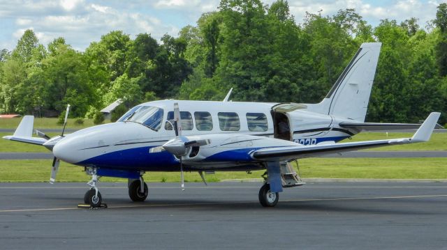 Piper Navajo (N8033R)