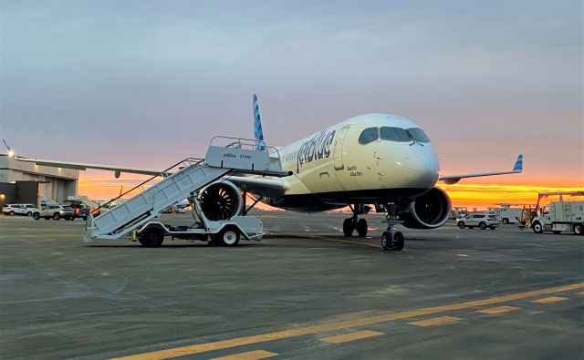 Airbus A220-300 (N3115J) - Sunrisebr /"Based on a Blue Story "