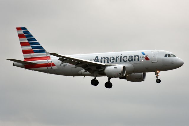 Airbus A319 (N762US)