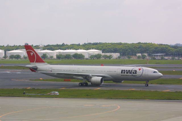 Airbus A330-300 (N801NW)