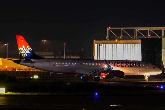 EMBRAER 195 (SX-RMA)