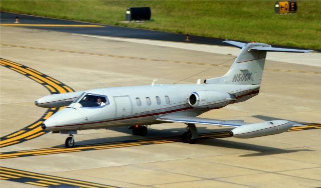 Learjet 25 (N50CK)
