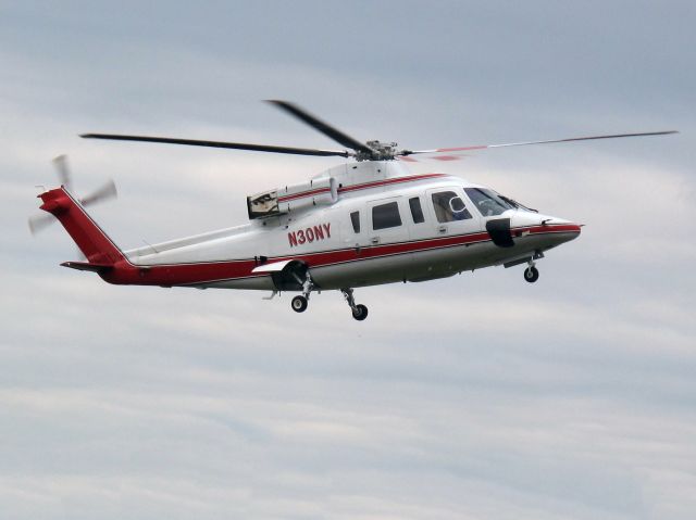 Sikorsky S-76 (N30NY) - Twin engine.