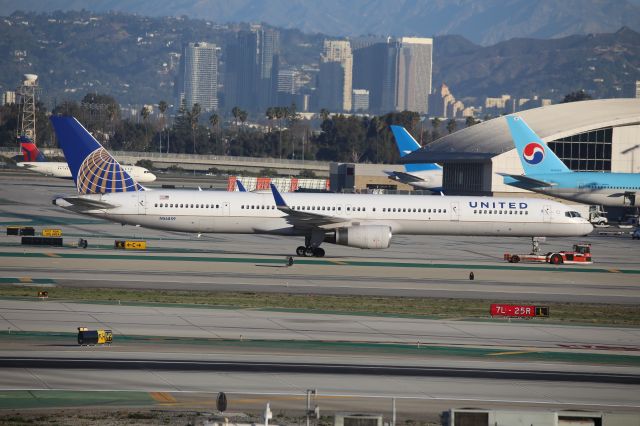BOEING 757-300 (N56859)