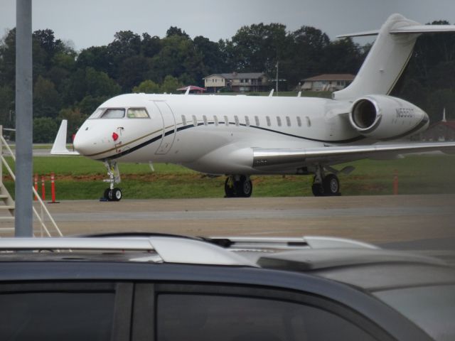 Bombardier Global Express (N555DT)