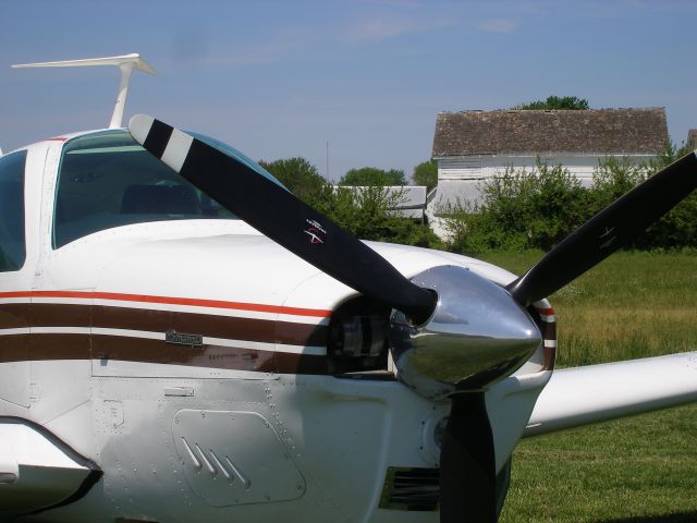 Beechcraft 35 Bonanza (N17548)