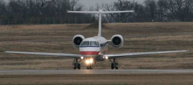 Embraer ERJ-135 (N857AE) - Eagle Flight 3028 turning on Rwy 25 for KDFW