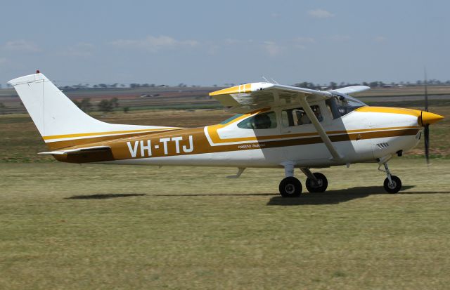 Cessna Skylane (VH-TTJ)