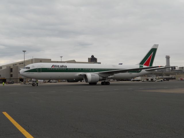 BOEING 767-300 (I-DEIG) - ALITALIA