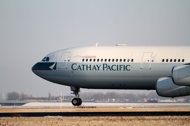 Airbus A330-300 (B-HXC) - Cathay Pacific A340