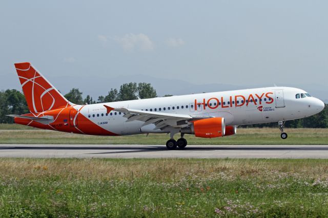 Airbus A320 (OK-LEF)