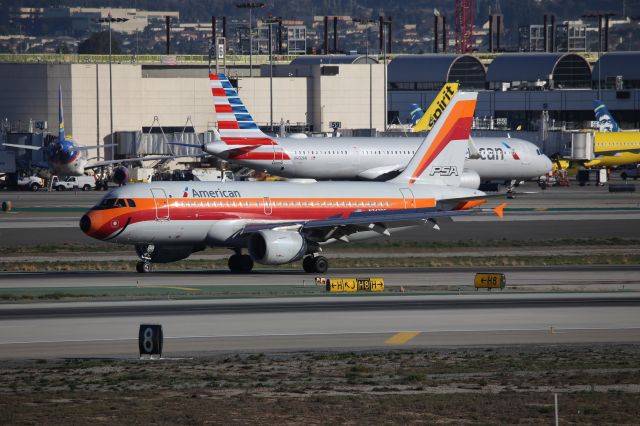 Airbus A319 (N742PS)