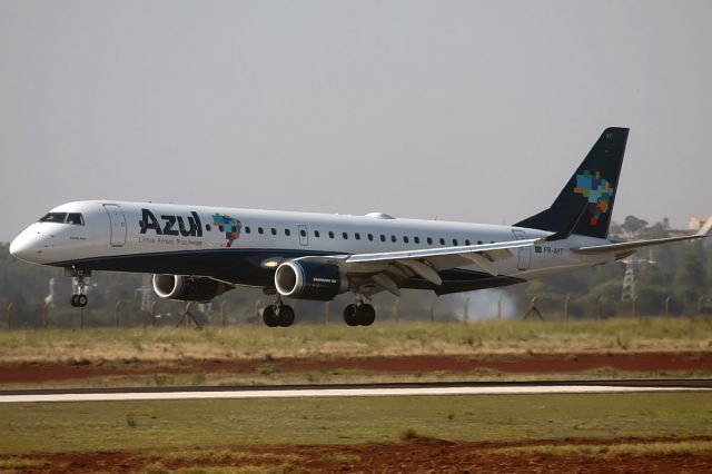 EMBRAER 195 (PR-AYT)