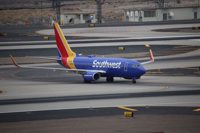 Boeing 737-700 (N913WN)