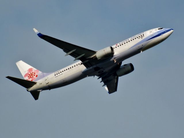 Boeing 737-800 (B-18601)