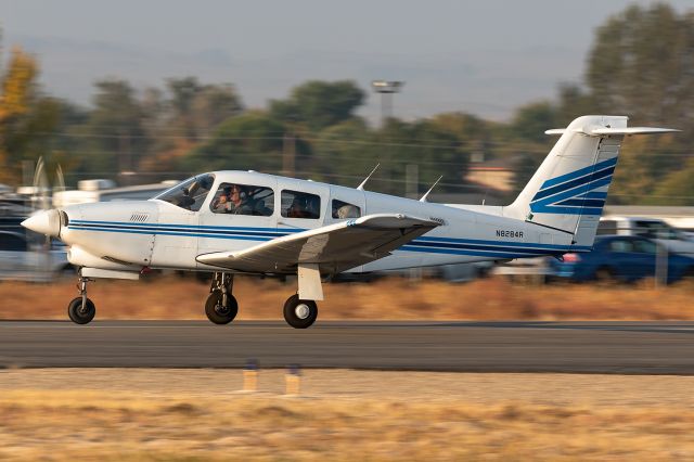 Piper Cherokee Arrow (N8284R)