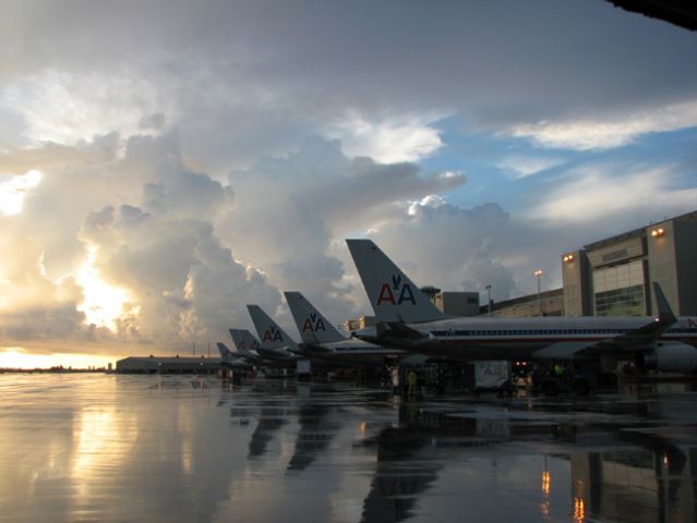 — — - Miami International Terminal - East View