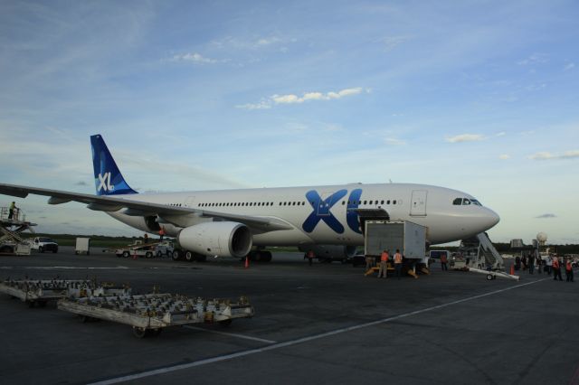 Airbus A330-300 —