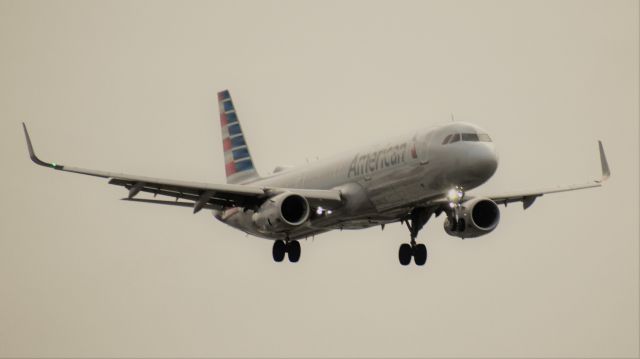 Airbus A321 (N987AM)