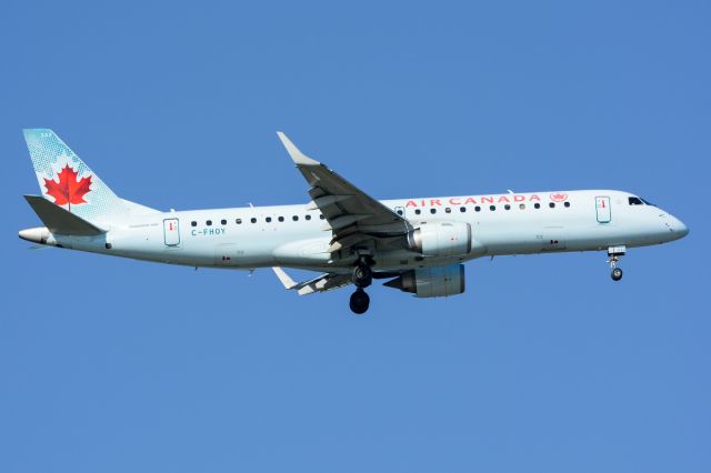 Embraer ERJ-190 (C-FHOY) - On short final inbound from CYHZ on 2/7/2015.