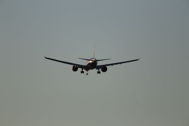 BOEING 777-300ER (JA736A)