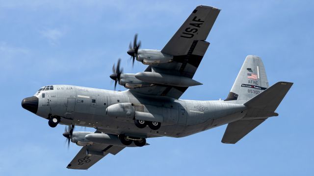 Lockheed C-130 Hercules (98-5307) - "TEAL 28" arriving for some approaches from BIX.