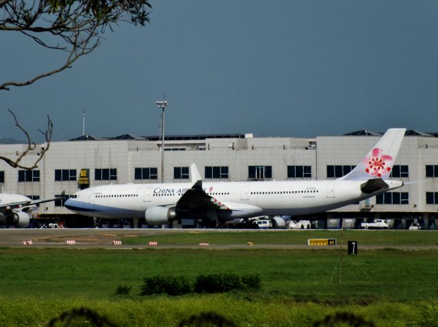 Airbus A330-300 (B-18352)
