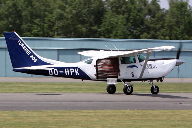 Cessna 206 Stationair (OO-HPK) - More on the HPK at:  http://www.mst-aviation.nl/portal/modules.php?name=Forums&file=viewtopic&t=17733