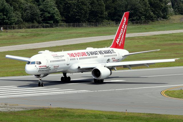 Boeing 757-200 — - 'Honeywell 757' landing on runway 29