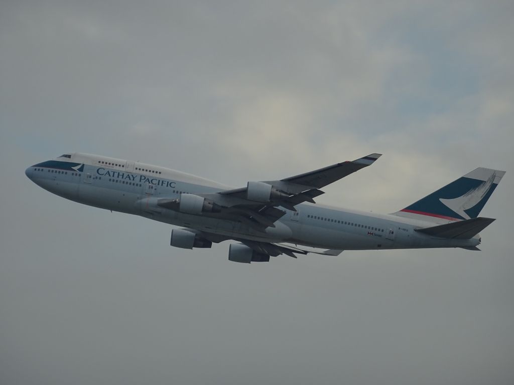 Boeing 747-400 (CPA543)