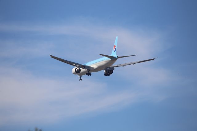 BOEING 777-300ER (HL7205)