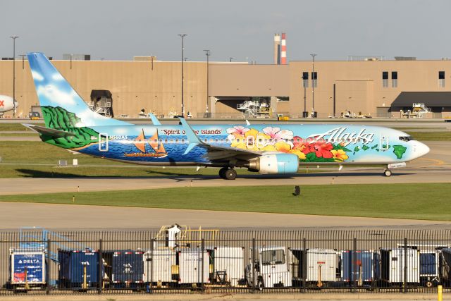 Boeing 737-800 (N560AS) - Never get tired of seeing this beauty. Taxiing out on 09-05-21