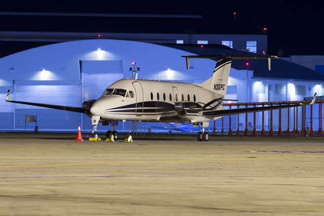 Beechcraft 1900 (N305PC)