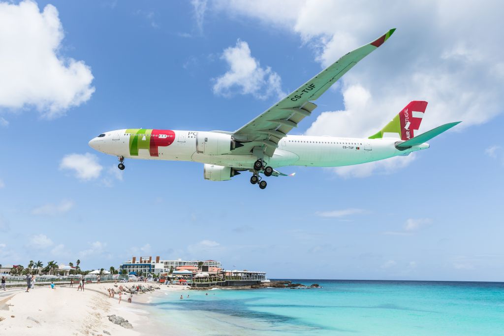 Airbus A330-900 (CS-TUF) - TAP Portugal Airlines Airbus A330-941 Neo CS-TUF for the very first time in history over the maho beach for landing.br /First time for a A330-941 Neo.br /First time for the Portugal Airlines.br /22/07/2021