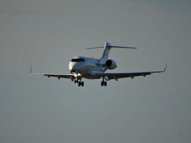 Bombardier Challenger 300 (N541XJ)