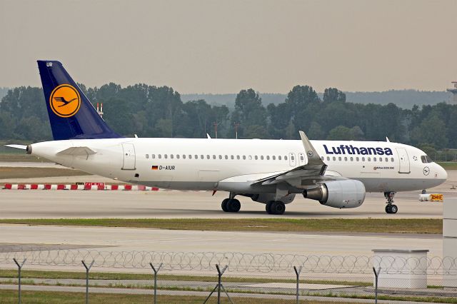 Airbus A320 (D-AIUR)