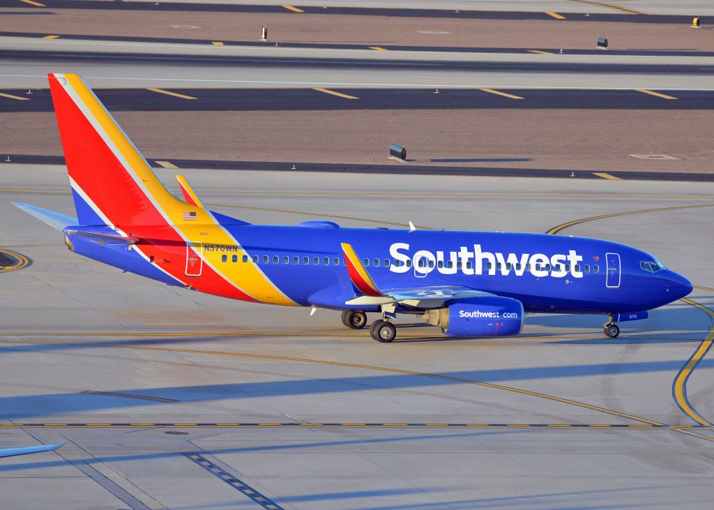 Boeing 737-700 (N570WN)